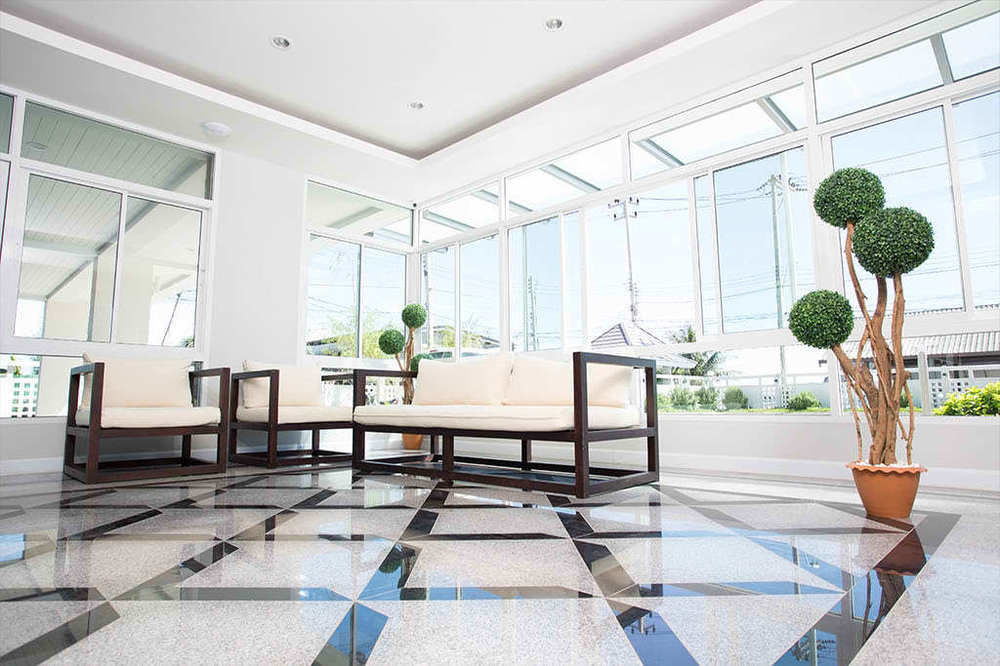 Bbg Seaside Luxurious Service Apartment Bangsaen Buitenkant foto