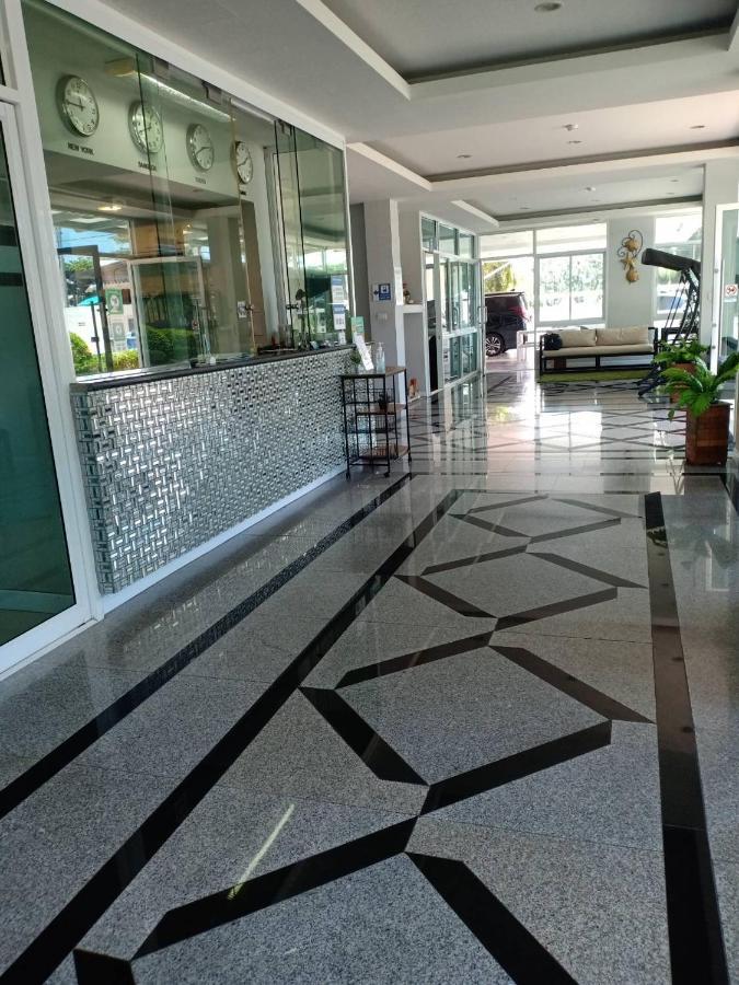 Bbg Seaside Luxurious Service Apartment Bangsaen Buitenkant foto